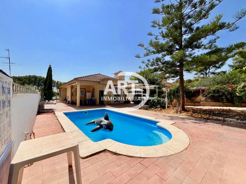 Foto 0e9fca36-0890-4603-a4e6-7f6889b0a21a. Casa amb calefacció aparcament piscina a Los Pinares-La Masia Bétera