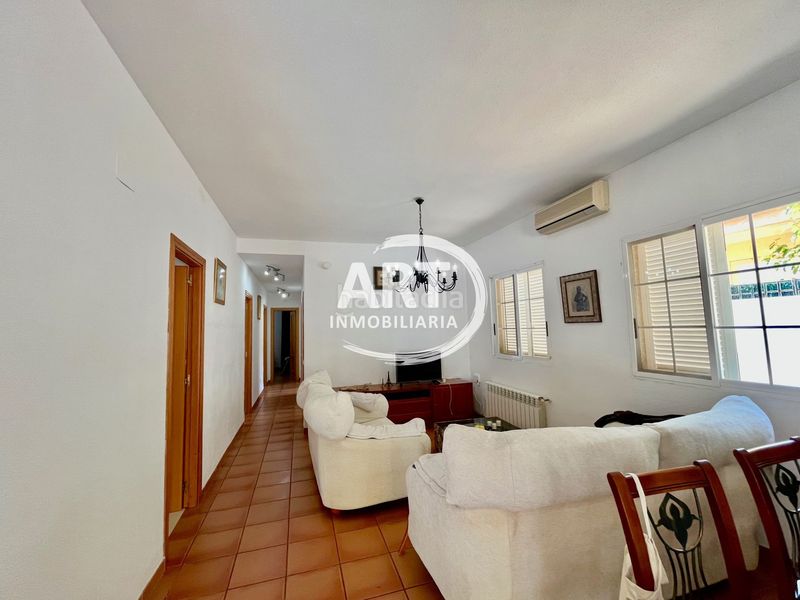 Foto 58285318-4365-41ea-9b30-da53842f457e. Casa amb calefacció aparcament piscina a Los Pinares-La Masia Bétera