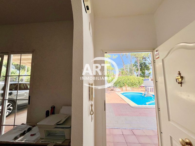 Foto af8c201d-f8c2-4cf4-a18d-d53db2130c51. Casa amb calefacció aparcament piscina a Los Pinares-La Masia Bétera