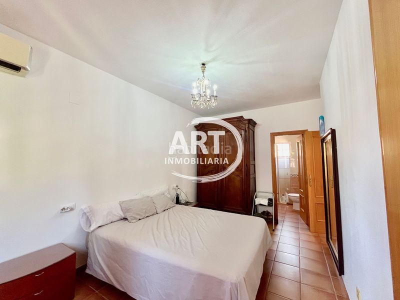 Foto f2a59a37-8e15-41b8-9d3b-f1ffaa94e9b6. Casa amb calefacció aparcament piscina a Los Pinares-La Masia Bétera