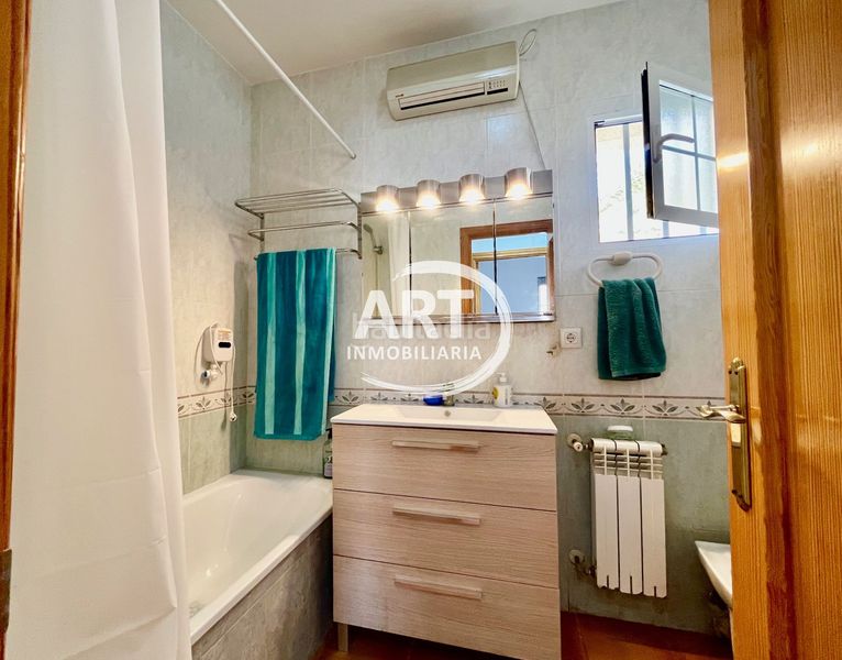 Foto f90d55fe-482a-42c8-8038-9151c7a2ead5. Casa amb calefacció aparcament piscina a Los Pinares-La Masia Bétera