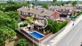 Casa adossada  Pedra de lluna. Pareado en venta en vista calderona, la pobla de vallbona