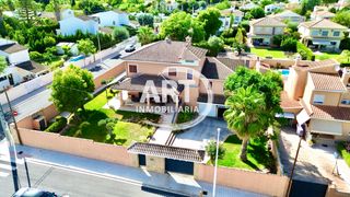 Casa  105. Venta de chalet independiente en entrenaranjos, ribaroja del tur