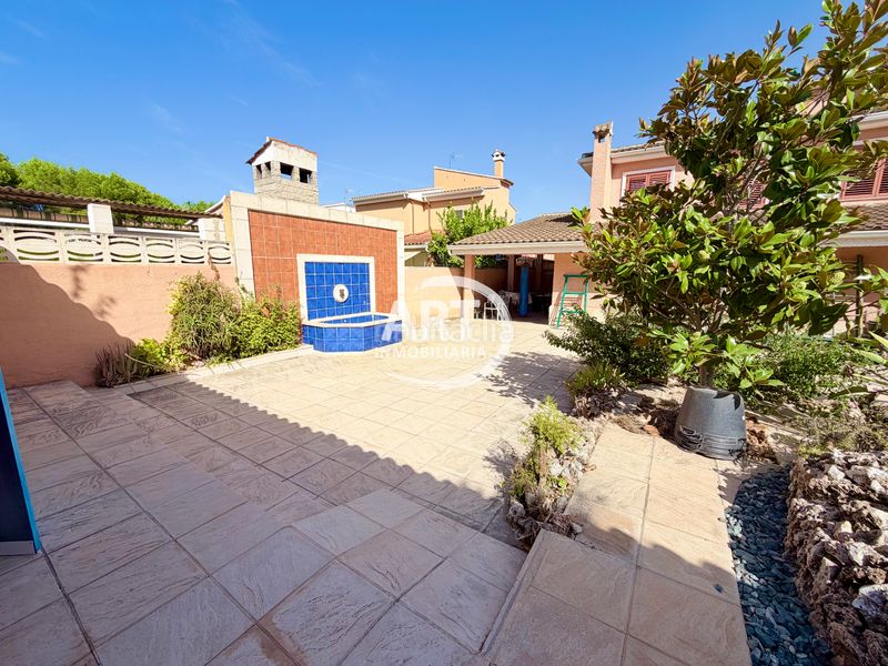 Foto 07c0a886-51e2-4335-9261-b9e235986120. Casa amb calefacció aparcament piscina a Riba - roja de Túria