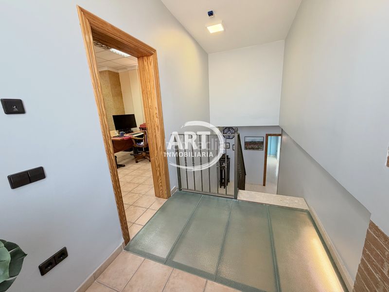 Foto 83f57e4b-19a1-485d-acb9-9cb443665169. Casa amb calefacció aparcament piscina a Riba - roja de Túria