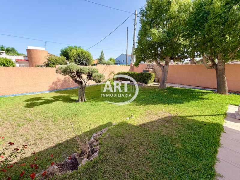 Foto ae0e642c-ef52-4295-ad10-4238cfc6540c. Casa amb calefacció aparcament piscina a Riba - roja de Túria