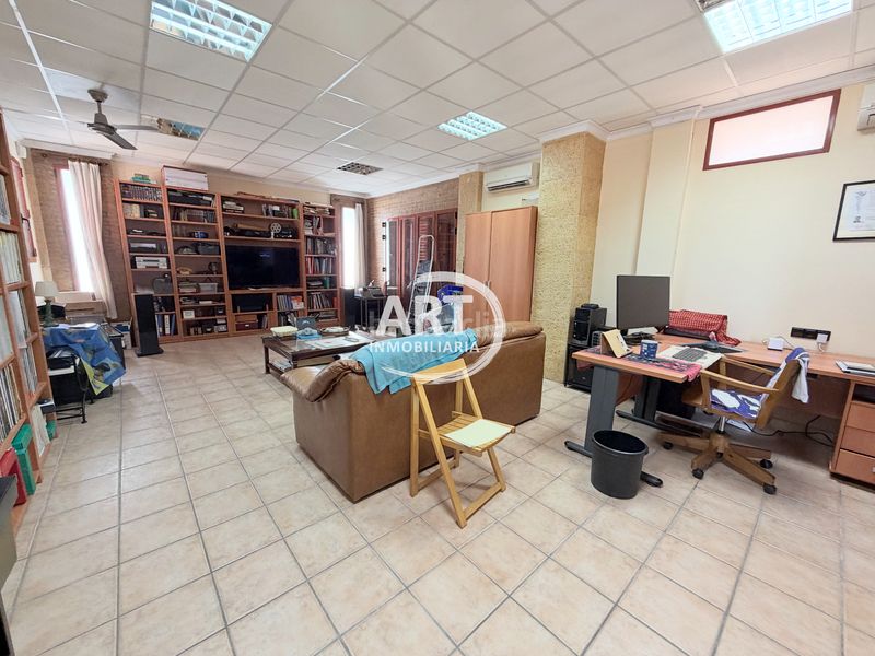 Foto ccebe7dd-8548-4d81-91c5-690145631505. Casa amb calefacció aparcament piscina a Riba - roja de Túria
