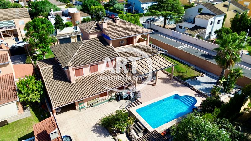 Foto cf68f5ae-152d-4e64-b5ab-73797eb32cdc. Casa amb calefacció aparcament piscina a Riba - roja de Túria