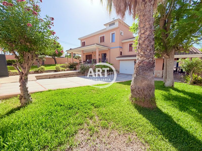 Foto cfb7ada4-2dcb-45a0-8eb8-56119e00adbd. Casa amb calefacció aparcament piscina a Riba - roja de Túria