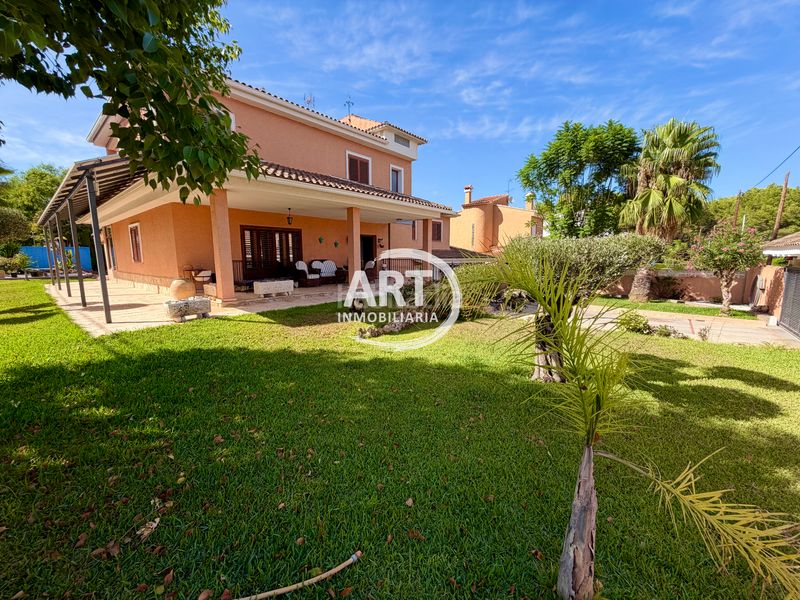 Foto ff0a8ba1-f58d-4487-98d3-31f9159839b0. Casa amb calefacció aparcament piscina a Riba - roja de Túria