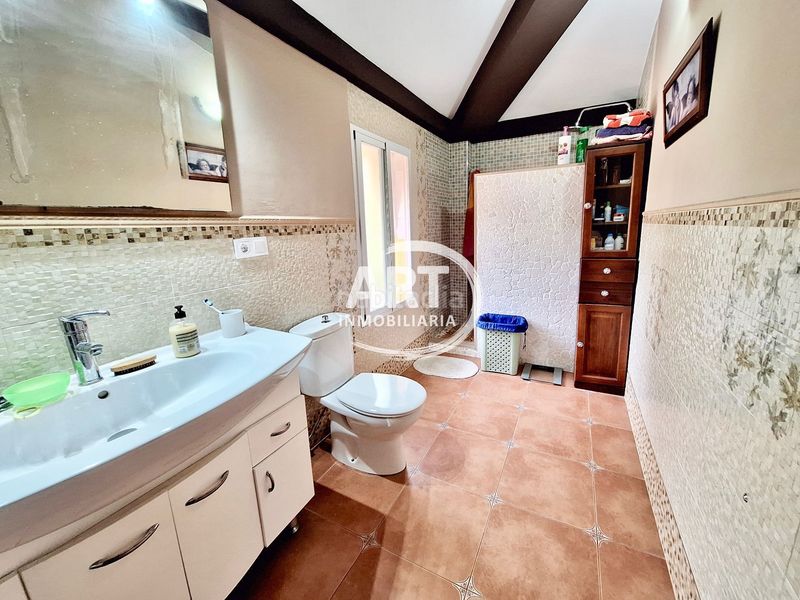 Foto 1b264a6b-bf95-4a98-9c74-3e754fe0572f. Casa amb piscina a Serra