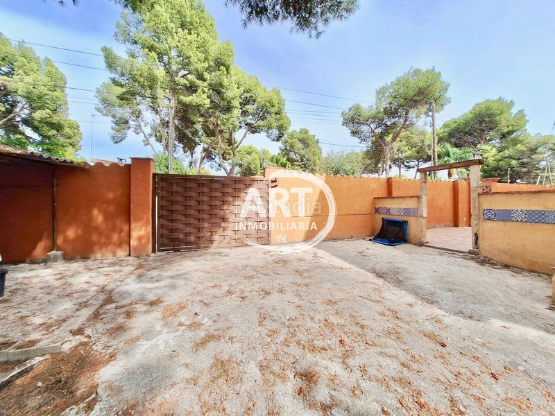 Foto 3dc3d3e1-f343-4567-ae59-5ecade9cb366. Casa amb piscina a Serra