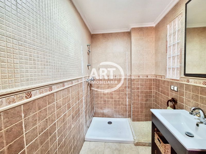 Foto 6f527287-f574-4b27-be37-3ea7ee202b2e. Casa amb piscina a Serra