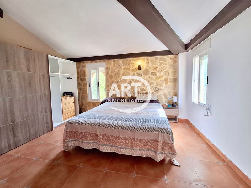 Foto a6b22a0e-d975-4596-9380-e4f604a39387. Casa amb piscina a Serra