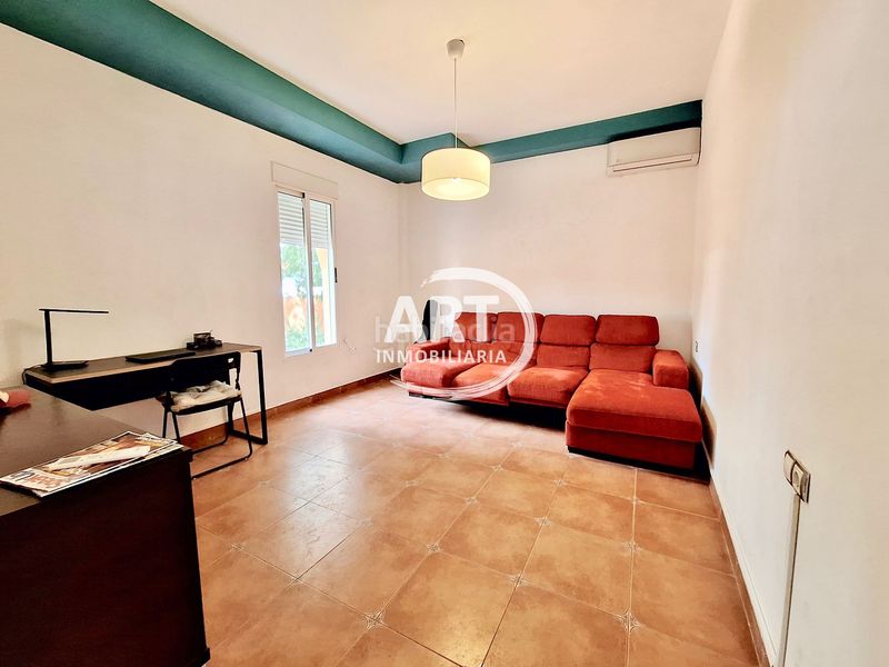 Foto b3a2f085-511e-4a89-9ea3-46f65a457db2. Casa amb piscina a Serra