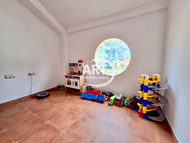 Foto b7bcb2df-2bed-41fb-8e88-5c872c6fbcac. Casa amb piscina a Serra