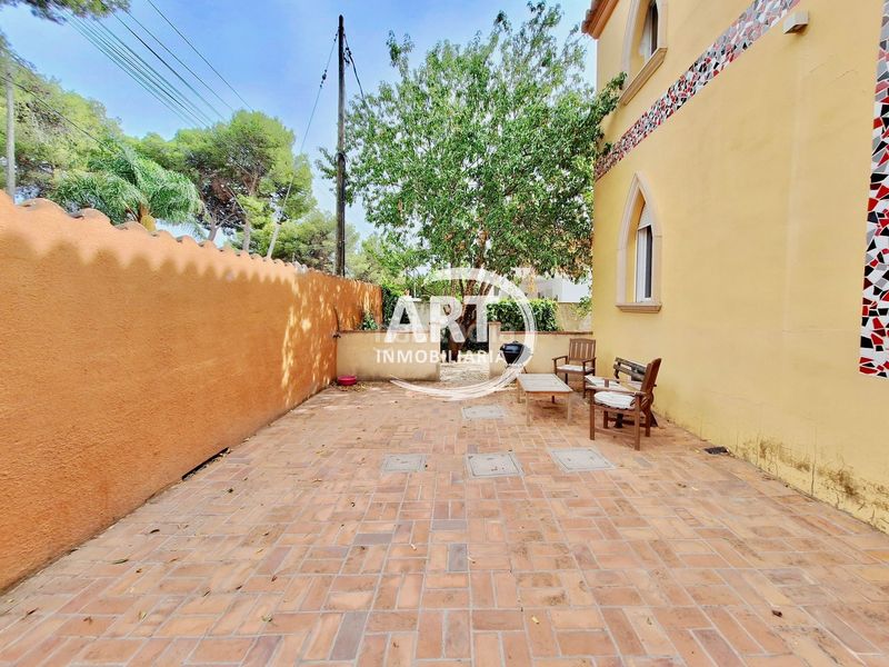 Foto ba8f6379-5b3e-4182-b657-aff6f2e25ce7. Casa amb piscina a Serra