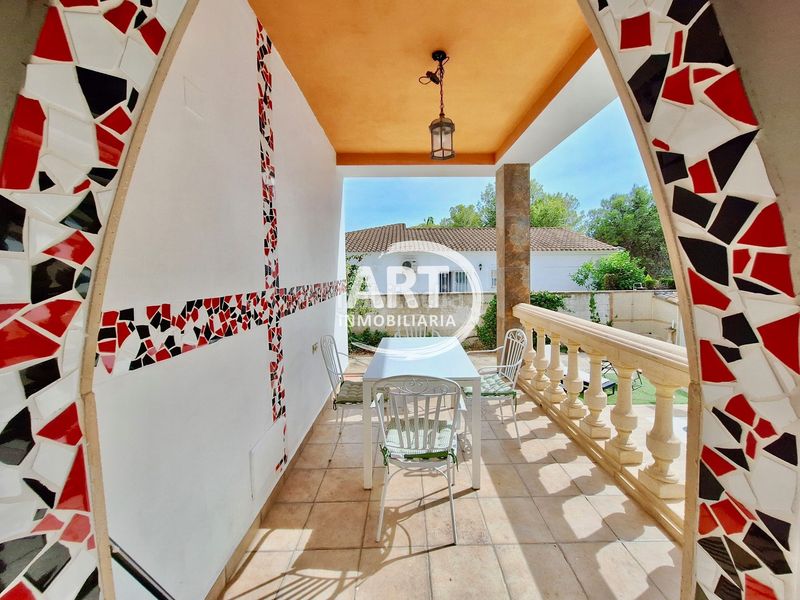 Foto c684de08-f62e-462b-827f-59422d69119e. Casa amb piscina a Serra