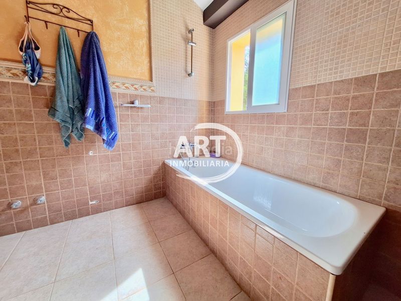 Foto c9d259ed-934d-4f05-9c7f-0ab3a7495333. Casa amb piscina a Serra
