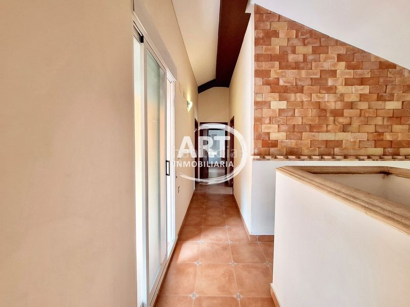 Foto f359c130-2945-4827-a20c-a261ba5b09ee. Casa amb piscina a Serra