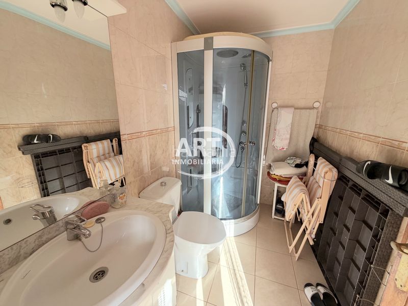 Foto 4bdf388a-c1a2-43fd-b390-81eb3b9abe88. Casa amb calefacció aparcament piscina a Pueblo Eliana (l´)