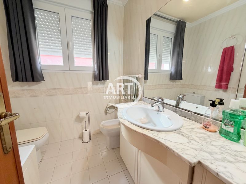 Foto 9ab711db-86c3-4319-99c7-b79f1edb3f7e. Casa amb calefacció aparcament piscina a Pueblo Eliana (l´)
