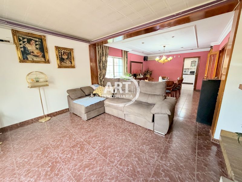 Foto a44b39cd-e599-4e65-b96f-5cf0d82f2974. Casa amb calefacció aparcament piscina a Pueblo Eliana (l´)
