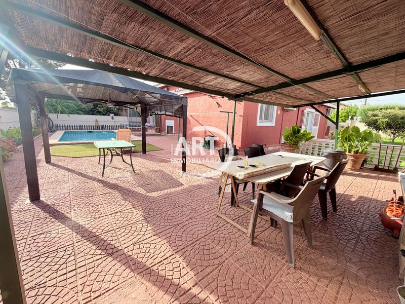 Foto abae1f9a-5b79-47fa-ae64-cee36507972a. Casa amb calefacció aparcament piscina a Pueblo Eliana (l´)