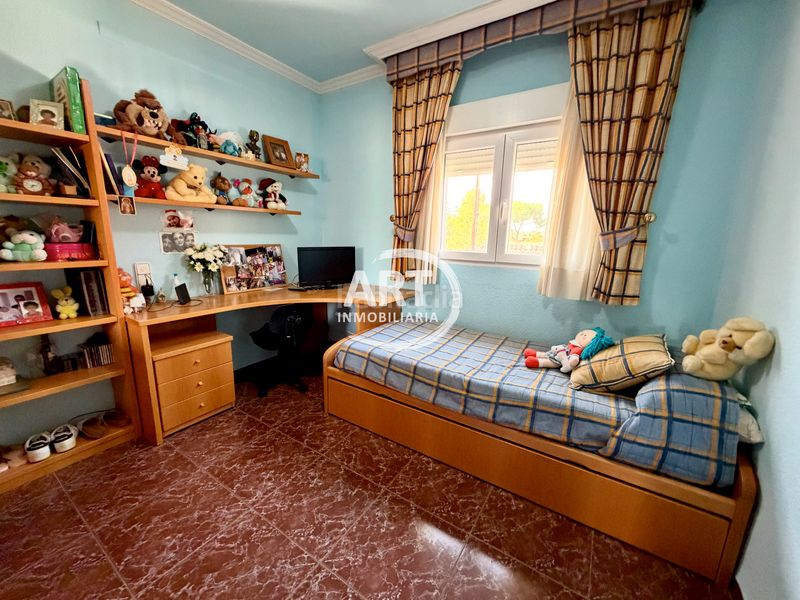 Foto e9a98f50-2182-4dc2-9346-be2fc62cd96f. Casa amb calefacció aparcament piscina a Pueblo Eliana (l´)