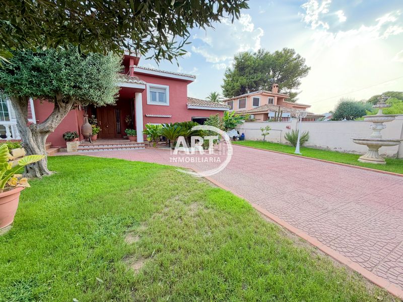Foto ec8eff12-164c-46bb-9c2d-cd5c03934b75. Casa amb calefacció aparcament piscina a Pueblo Eliana (l´)