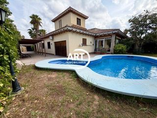 Location Maison à Montesol. Alquiler de chalet independiente en la eliana