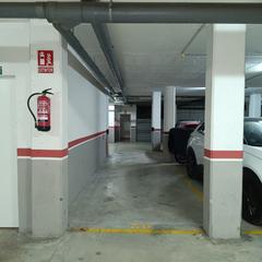 Autoparkplatz in Ocata. Plaza de aparcamiento en ocata