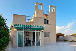 Chalet  Calle paloma. Chalet independiente en torrevieja