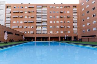 Pis  Calle sacerdote isidro albert. Moderno y luminoso piso con dos plazas de garaje piscina y vista
