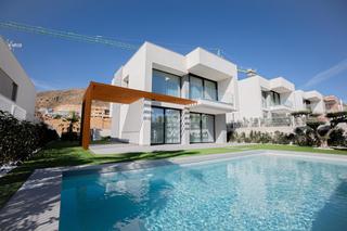 Chalet en Golf Bahía. Villas minimalistas llave en mano en finestrat