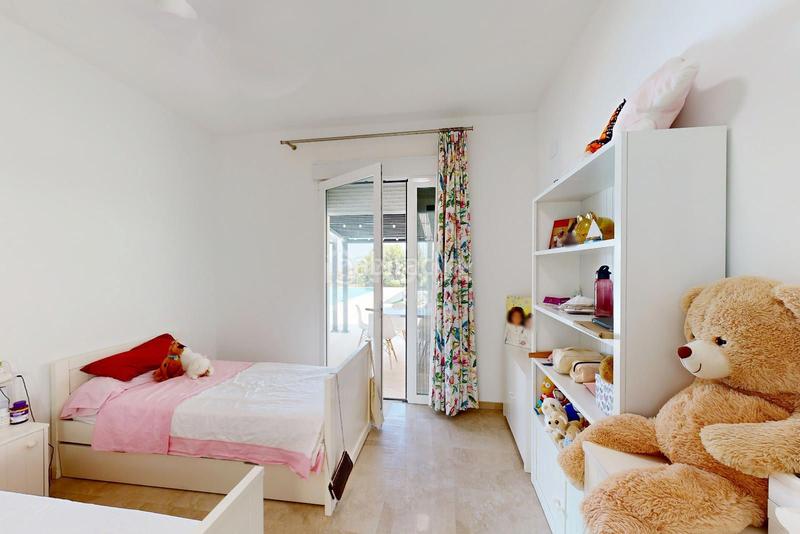 Foto de313823-d708-442e-be3d-33642e230e2f. Chalet diseño y lujo en valle del sol chalet con piscina y vistas panoràmicas en Alicante