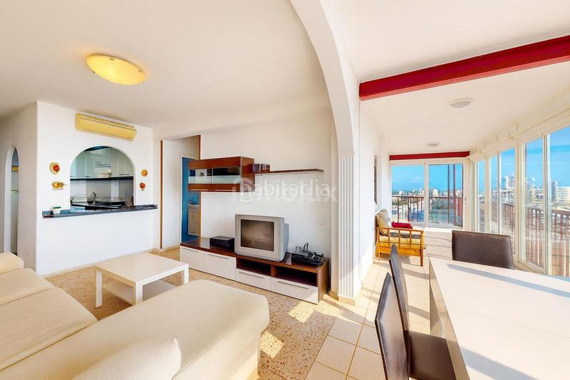 Foto 6043a120-0999-423c-9897-653712c253ae. Piso en niza 30 piso en primera línea con terraza y vistas panorámicas Playa de San Juan en Alicante