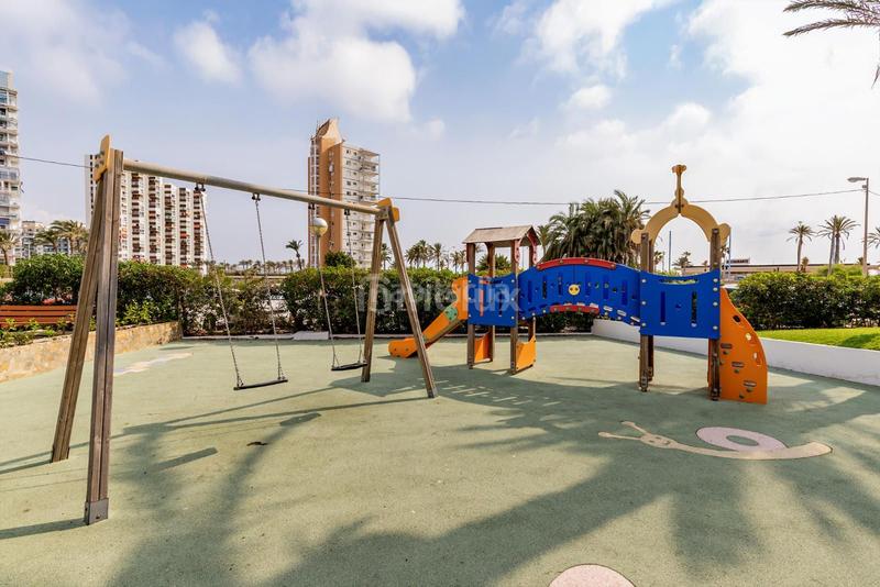 Foto 61342f98-da2a-4a9a-8826-8d977602a506. Piso en niza 30 piso en primera línea con terraza y vistas panorámicas Playa de San Juan en Alicante