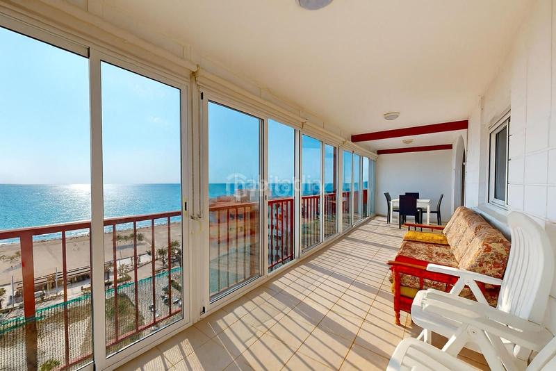 Foto 6c69caae-37b2-4743-9eda-c4c839a76372. Piso en niza 30 piso en primera línea con terraza y vistas panorámicas Playa de San Juan en Alicante