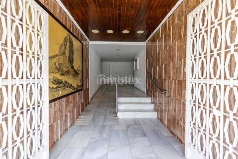 Foto 9830a982-bac2-4ab4-b44f-7838a4a4056a. Piso en niza 30 piso en primera línea con terraza y vistas panorámicas Playa de San Juan en Alicante