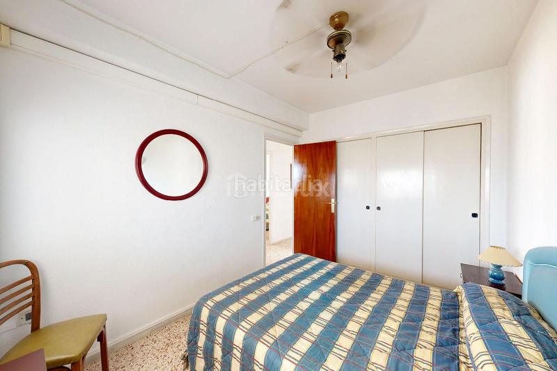Foto ac0badb3-4af7-425a-ac89-81cb4e14d855. Piso en niza 30 piso en primera línea con terraza y vistas panorámicas Playa de San Juan en Alicante