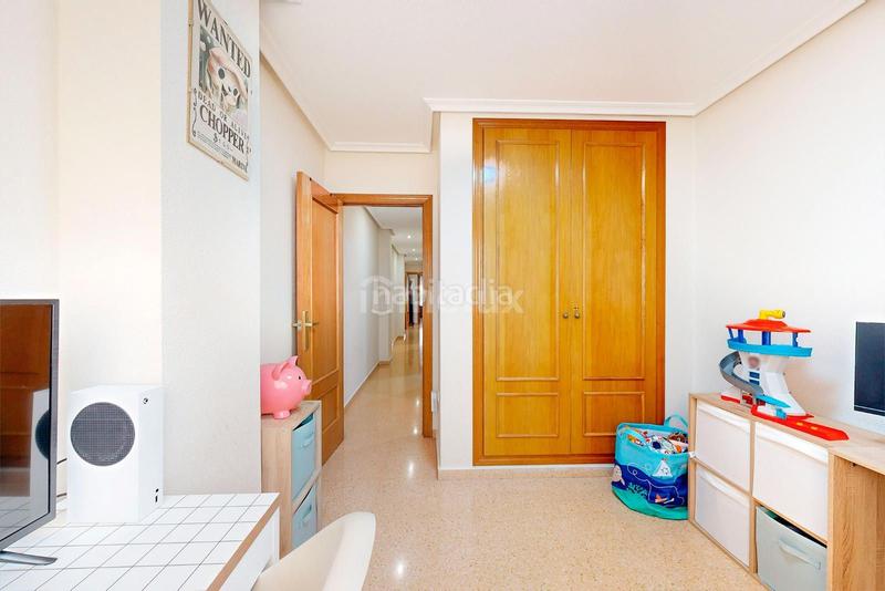 Foto 3d958f2f-0f7a-4b07-ac59-2da02d45595d. Piso en olof palme 14 luminosa vivienda con terrazaplaza de garaje y trastero en Alicante