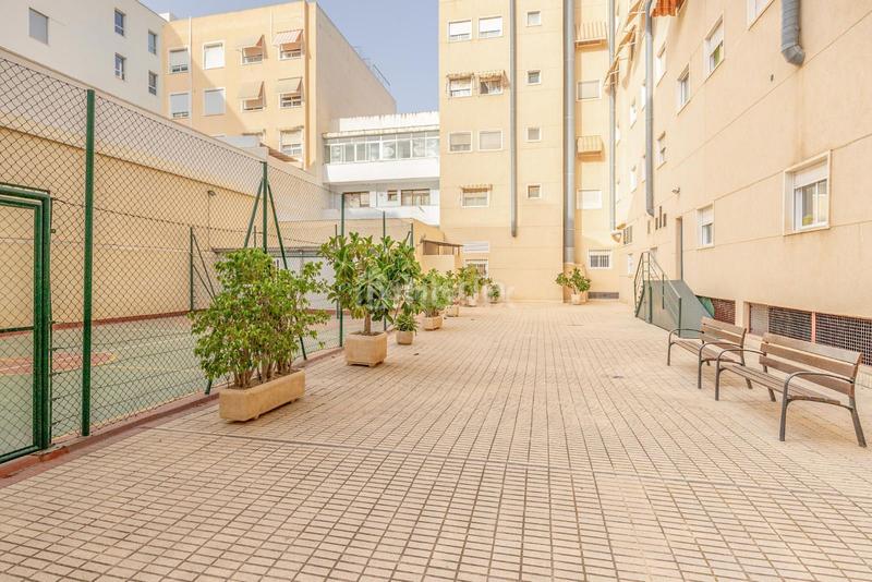 Foto 608f4eb5-59ae-4367-be9e-0f3d06ae1a33. Piso en olof palme 14 luminosa vivienda con terrazaplaza de garaje y trastero en Alicante
