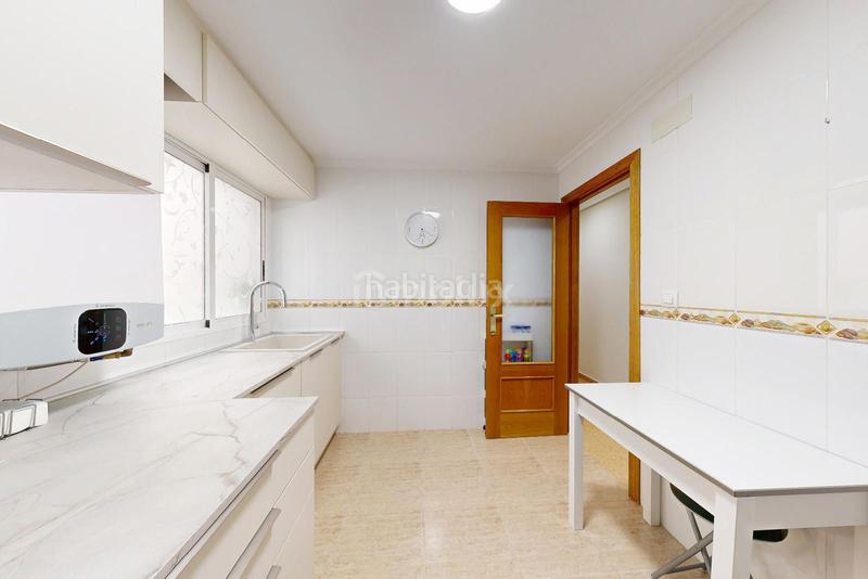 Foto 6e0d5955-1822-46b1-acd4-f8c738cc81b3. Piso en olof palme 14 luminosa vivienda con terrazaplaza de garaje y trastero en Alicante