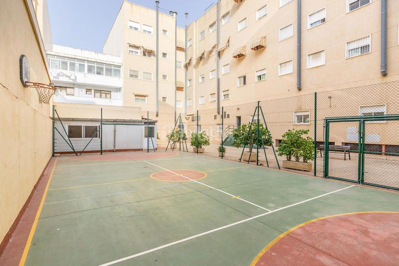 Foto afaf0c16-1117-4916-834d-da77059d72e6. Piso en olof palme 14 luminosa vivienda con terrazaplaza de garaje y trastero en Alicante