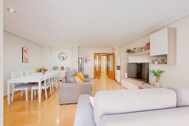 Foto d1cd33e5-a412-4d43-a9f5-bd331a5fc1c7. Piso en olof palme 14 luminosa vivienda con terrazaplaza de garaje y trastero en Alicante