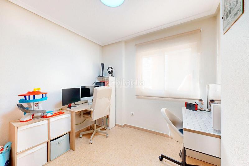Foto fd1b063e-afca-4394-beb9-a3722177ad97. Piso en olof palme 14 luminosa vivienda con terrazaplaza de garaje y trastero en Alicante