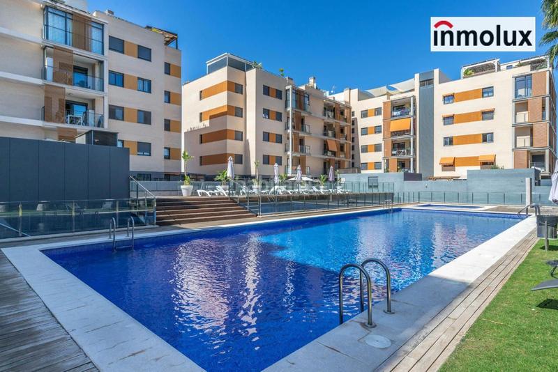 Foto 0c6681a7-e5c6-42bf-93b2-4774e9800465. Piso fabulosa vivienda con terraza privada en Playa Muchavista Campello (el)