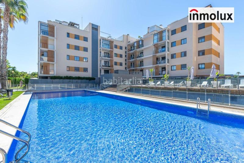 Foto ef1023e5-4a7a-4aeb-b205-69417cb87f19. Piso fabulosa vivienda con terraza privada en Playa Muchavista Campello (el)