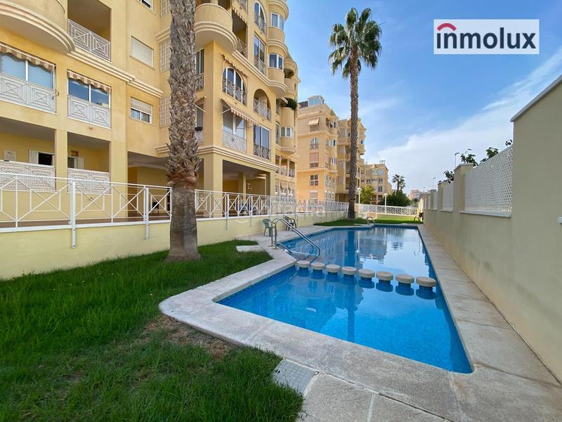 Foto b13e0978-18e5-4a74-b442-8db11097aeb5. Alquiler piso alquiler apartamento con cochera en residencial flamingo en Alicante